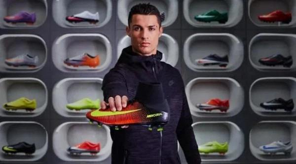 Cristiano Ronaldo với hợp đồng tài trợ khủng từ thương hiệu Nike