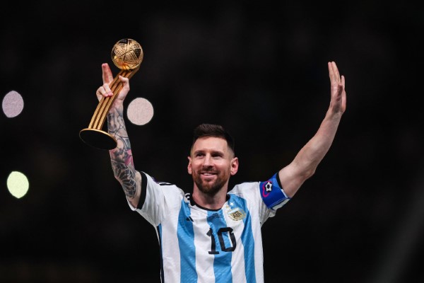 Nghệ thuật sân cỏ của Messi