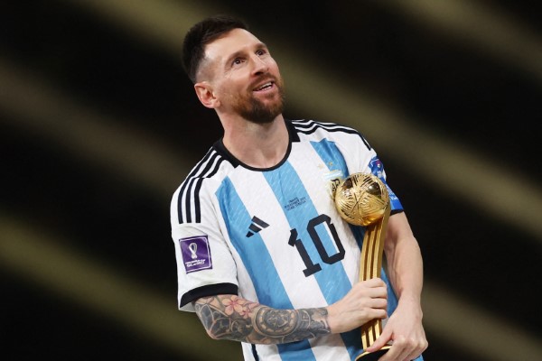 Chiều cao của Messi ảnh hưởng đến chiến thuật bóng đá