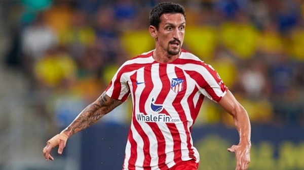 Trung vệ người Montenegro Stefan Savic