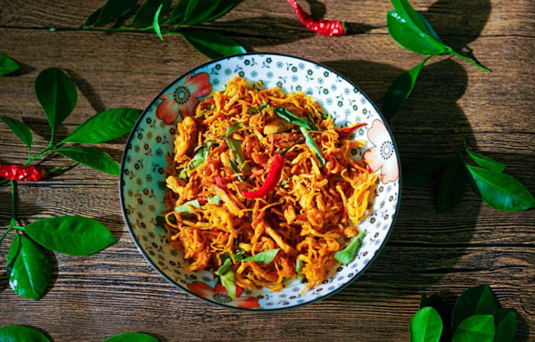 Yếu tố nào ảnh hưởng đến hàm lượng calo trong khô gà?