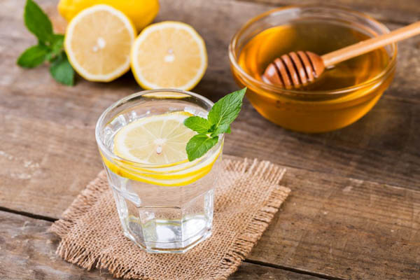 Thêm mật ong vào nước chanh được ưa chuộng