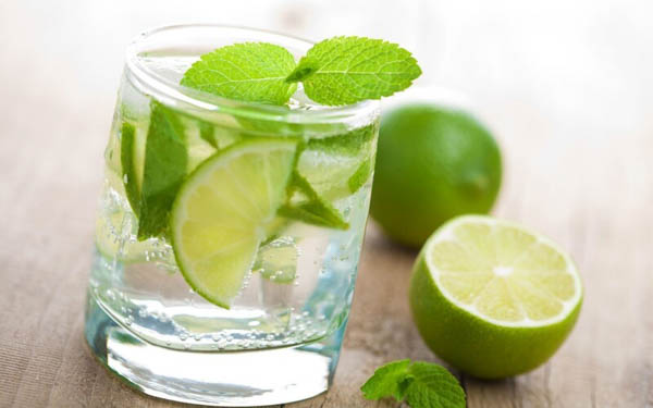 Lưu ý quan trọng về lượng calo khi tiêu thụ nước chanh hàng ngày
